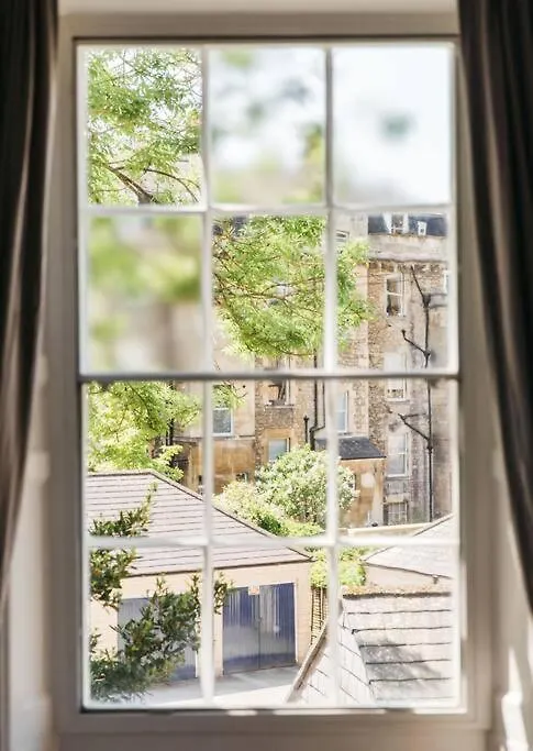 Luxury, Central, Sun-Filled 3 Bed Haven In Bath Apartment